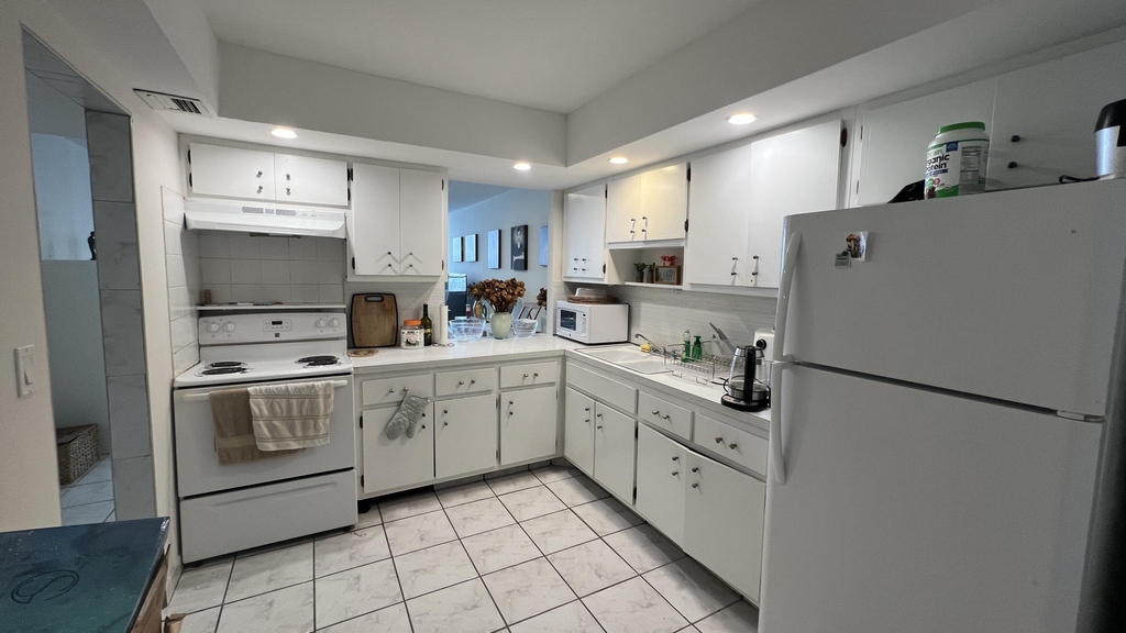 1301 Ne Miami Gardens Drive - Photo 10