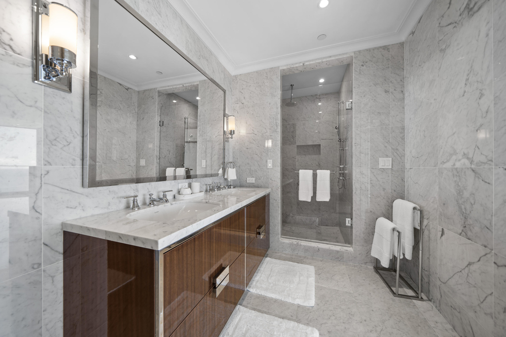 15701 Collins Avenue - Photo 22