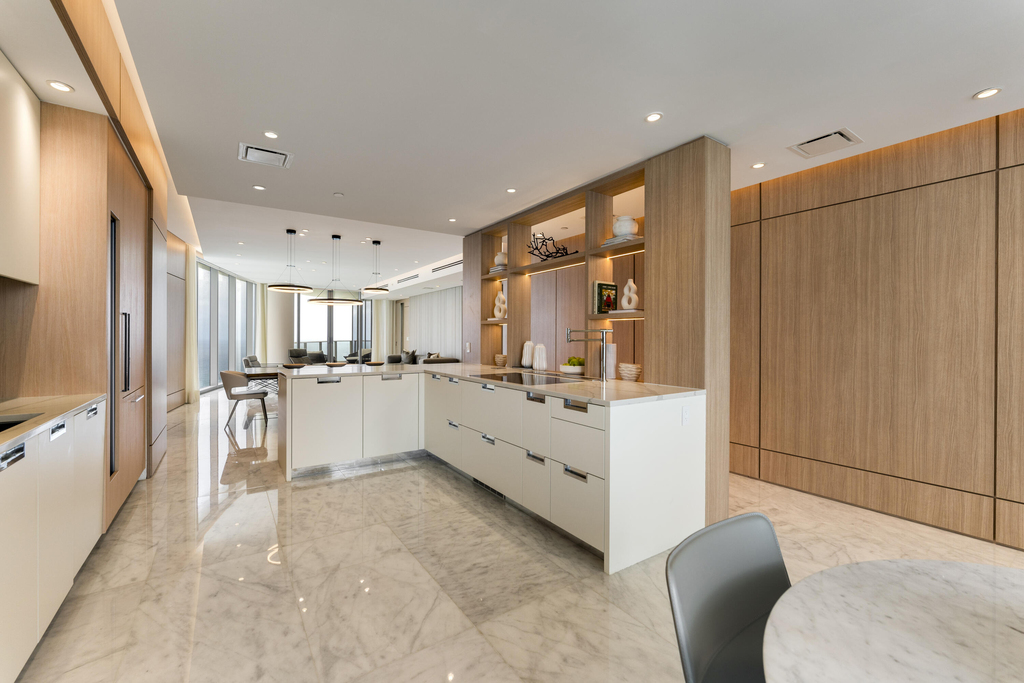 15701 Collins Avenue - Photo 8