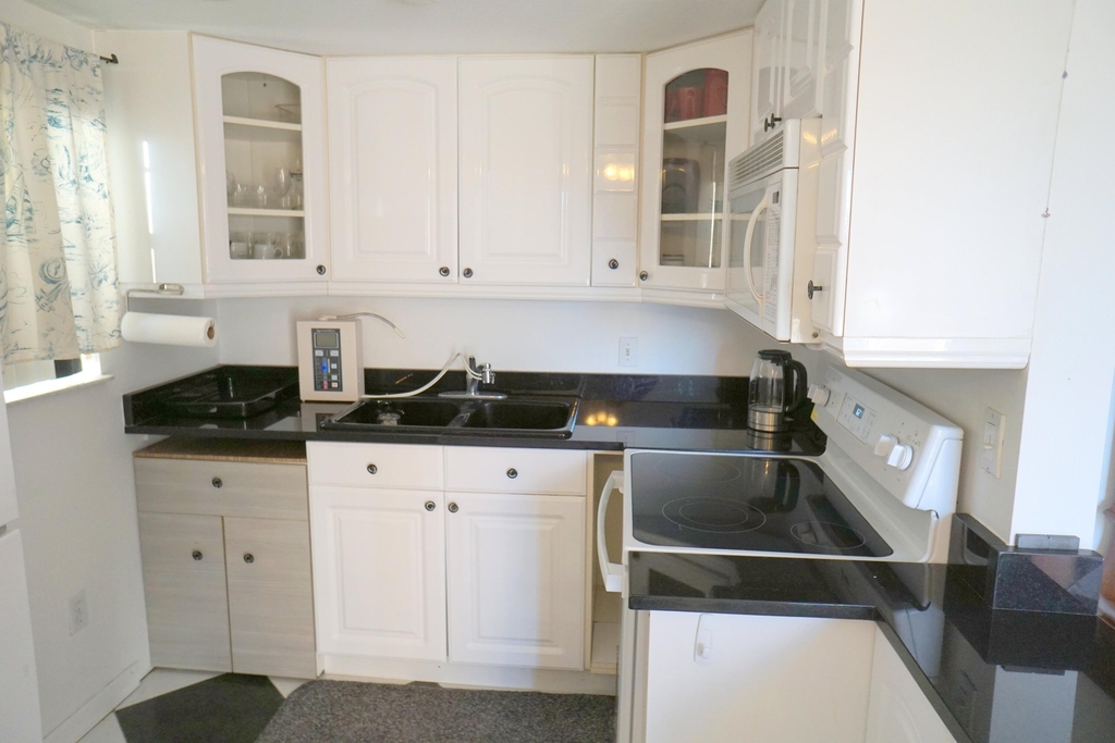 401 Southampton A - Photo 3