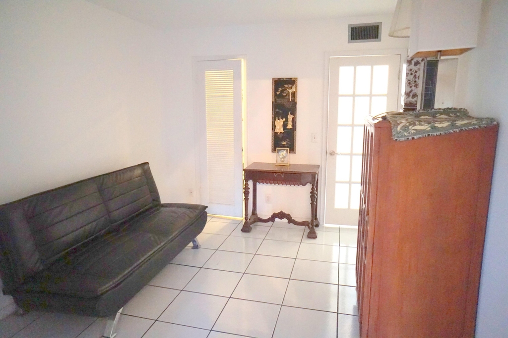 401 Southampton A - Photo 17