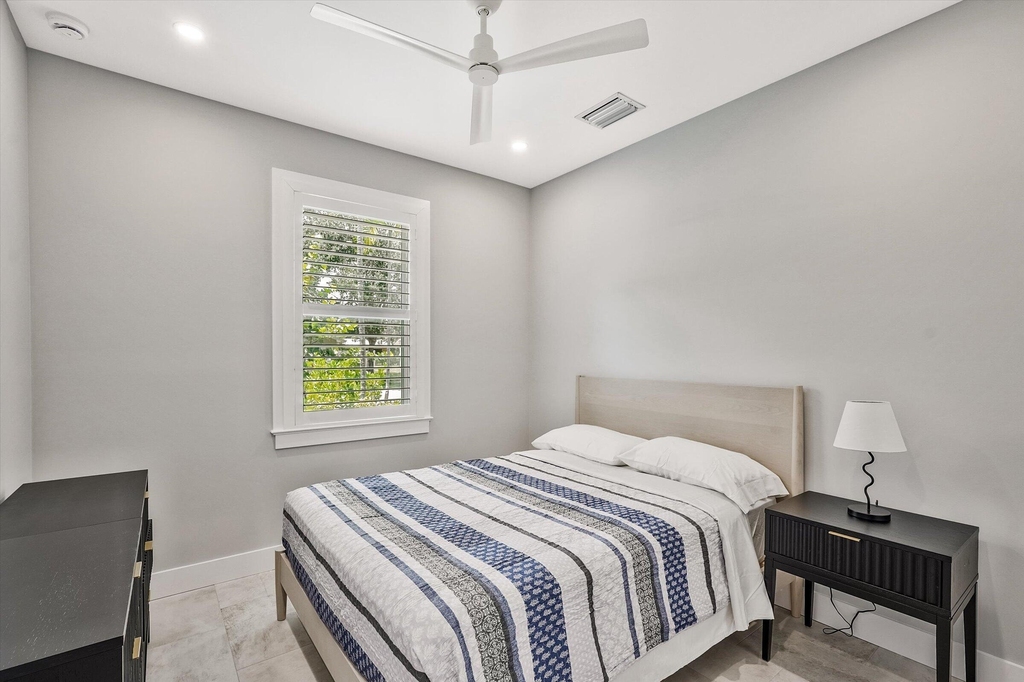 425 Hugh Street - Photo 16