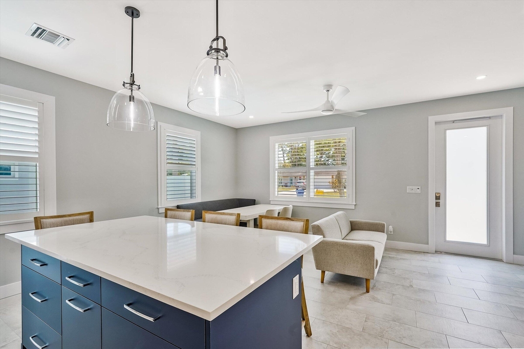 425 Hugh Street - Photo 11