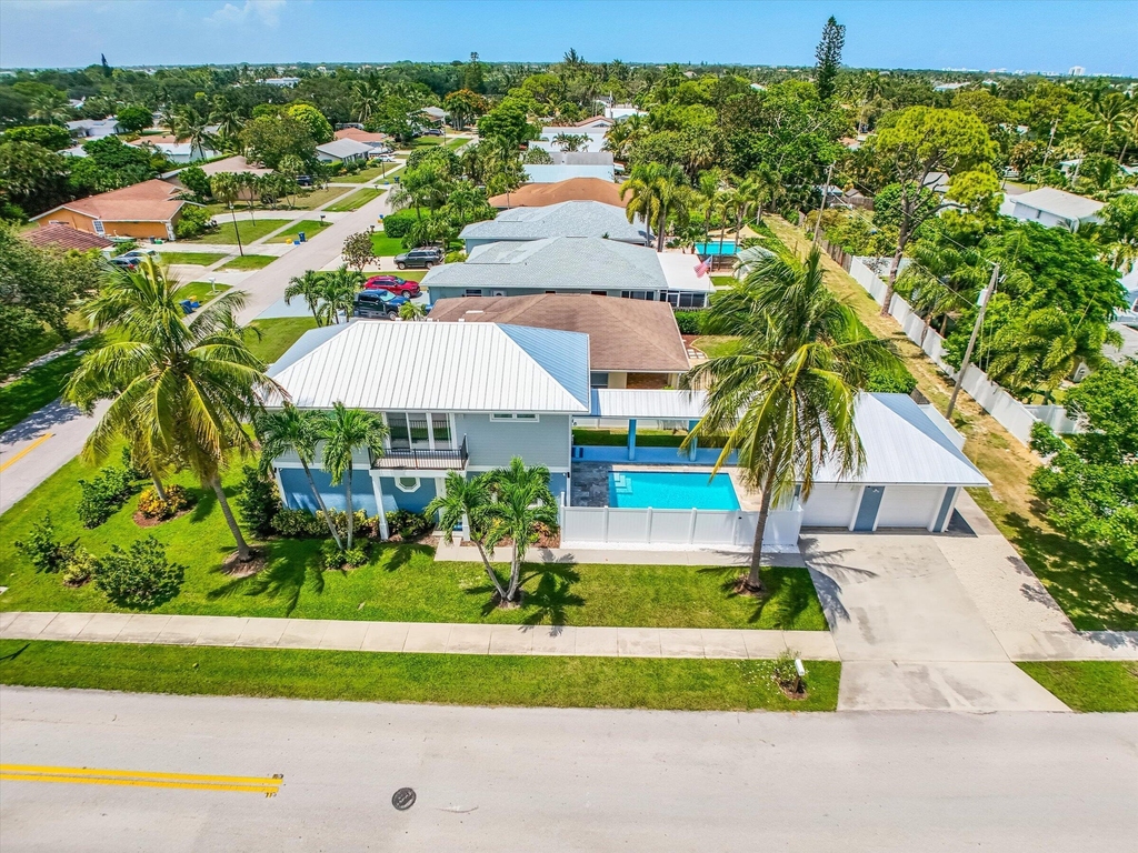 425 Hugh Street - Photo 1
