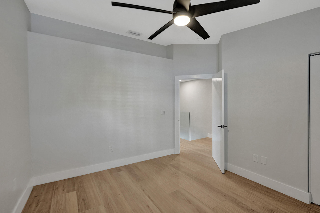 876 Jeffery Street - Photo 16