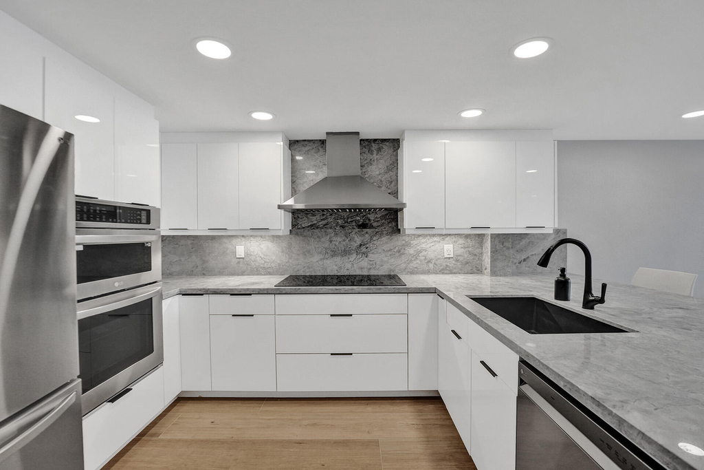 876 Jeffery Street - Photo 4