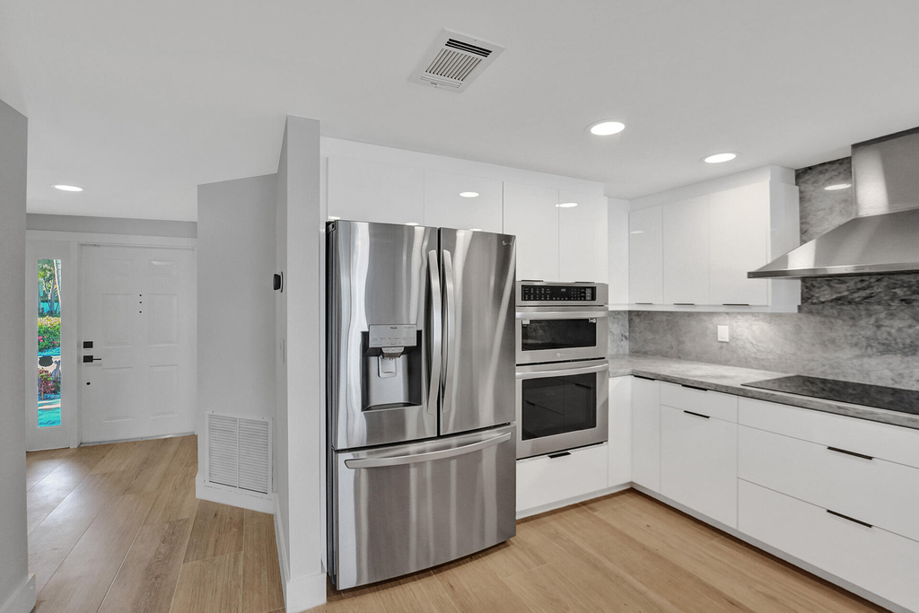 876 Jeffery Street - Photo 5