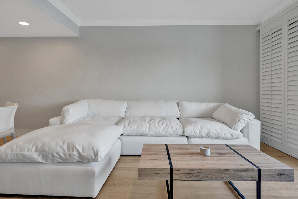 876 Jeffery Street - Photo 10