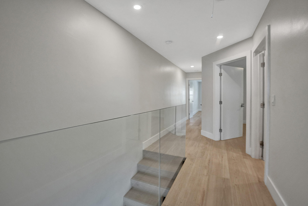 876 Jeffery Street - Photo 27