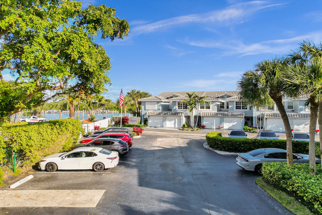 876 Jeffery Street - Photo 32