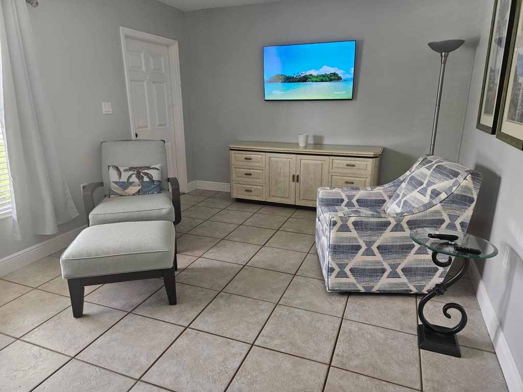 1621 Seaway Drive - Photo 3
