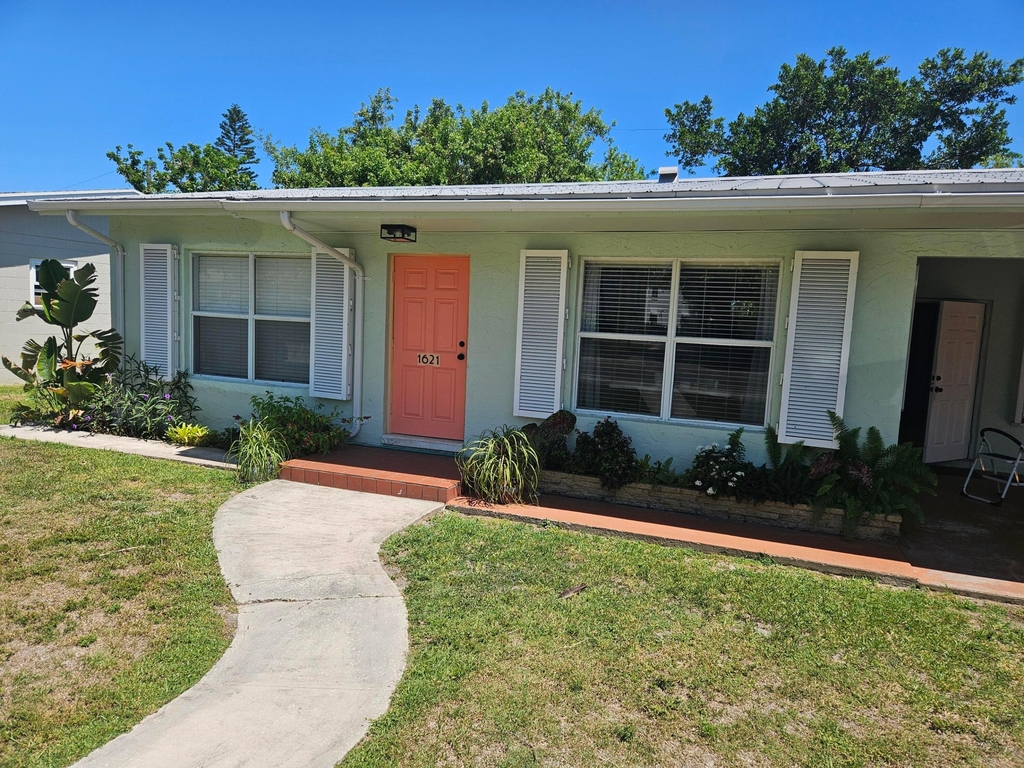 1621 Seaway Drive - Photo 0