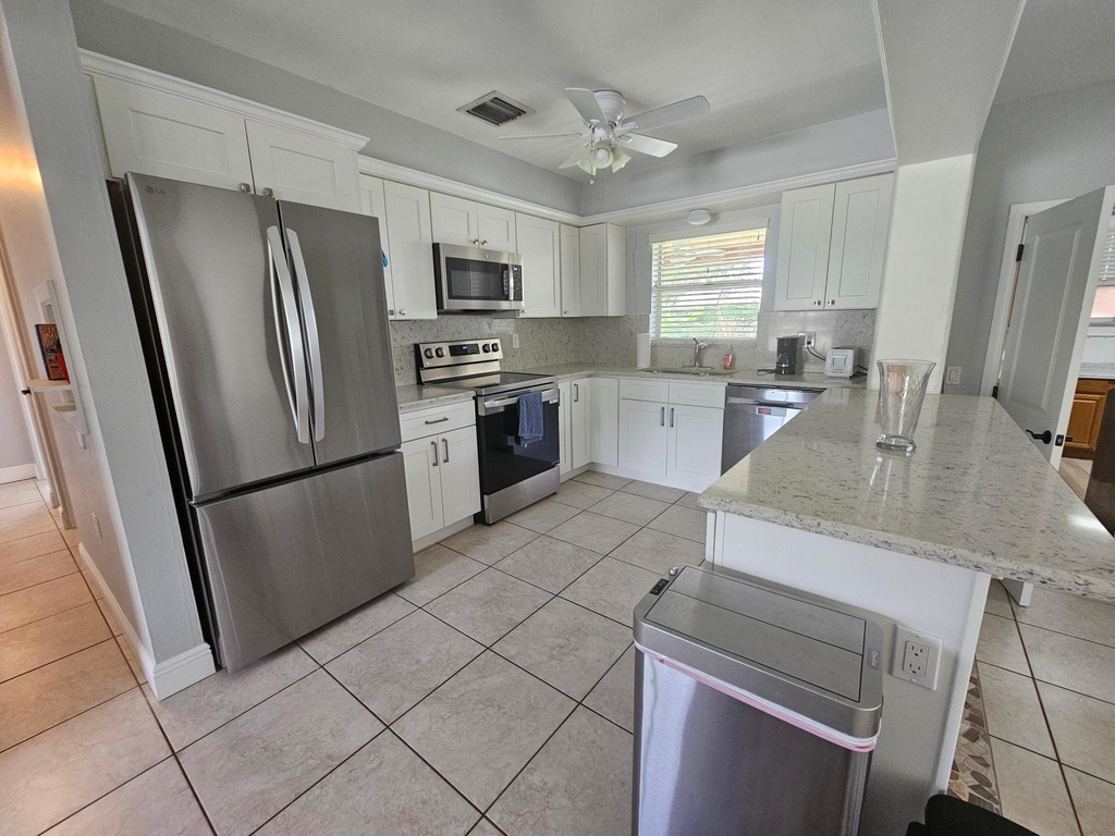 1621 Seaway Drive - Photo 4