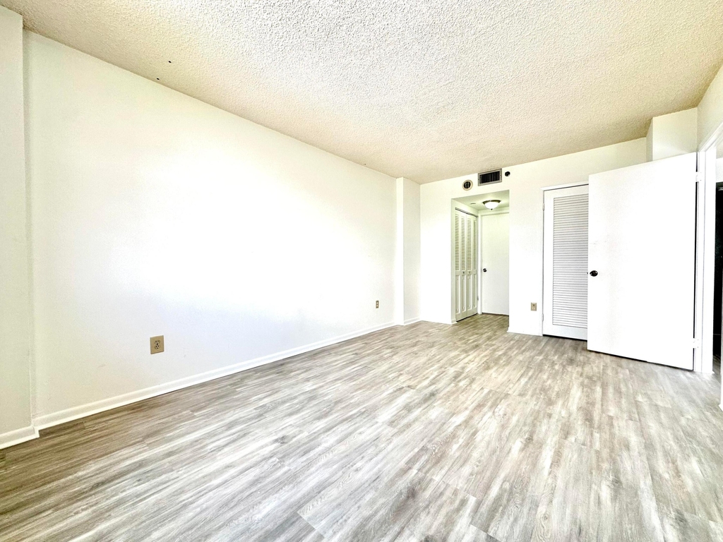 1470 Ne 123rd Street - Photo 11