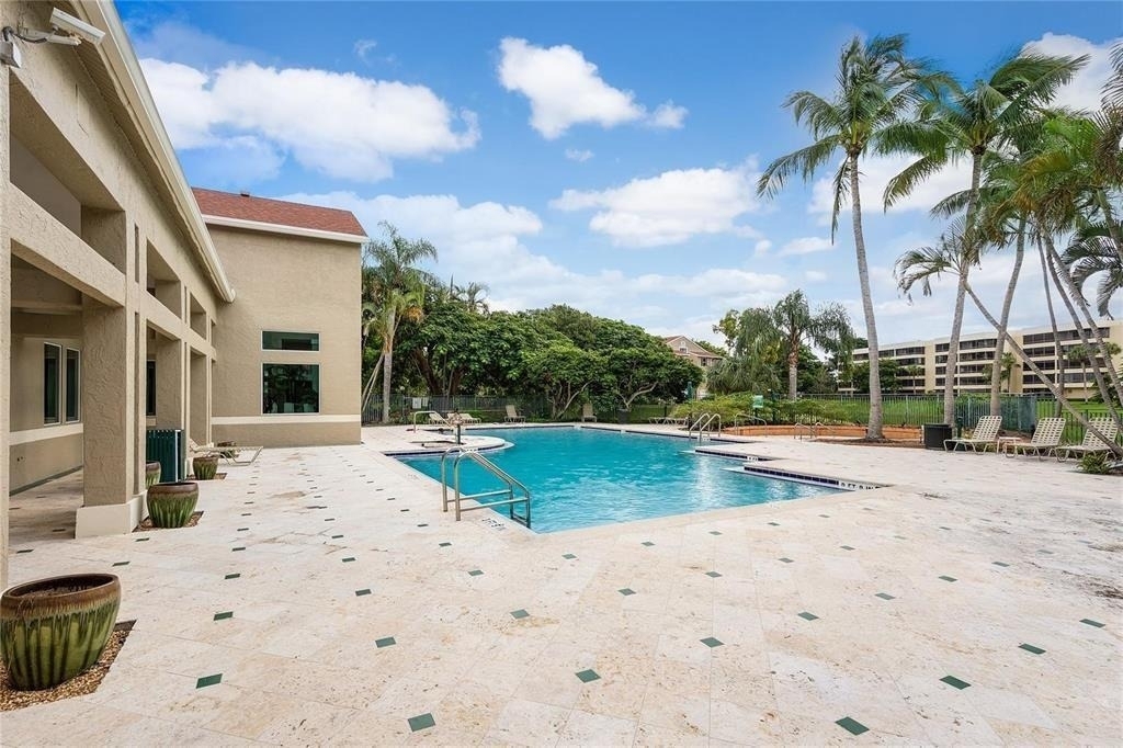 1885 Palm Cove Boulevard - Photo 3