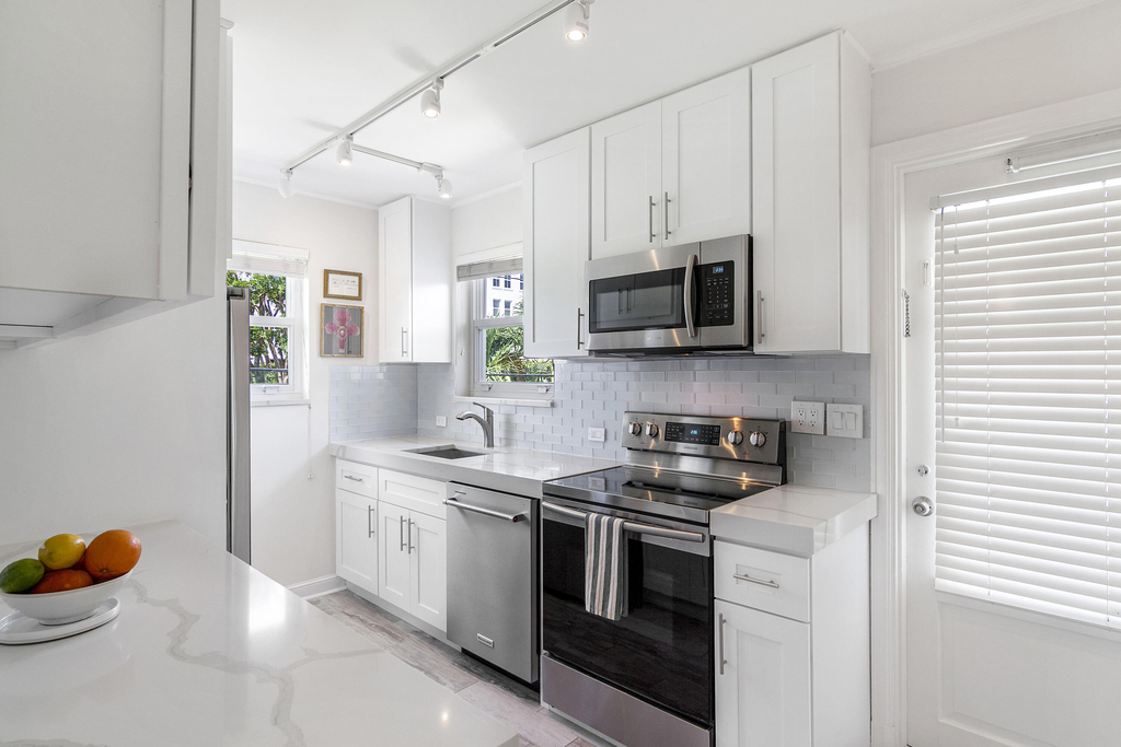 311 Cocoanut Row - Photo 8