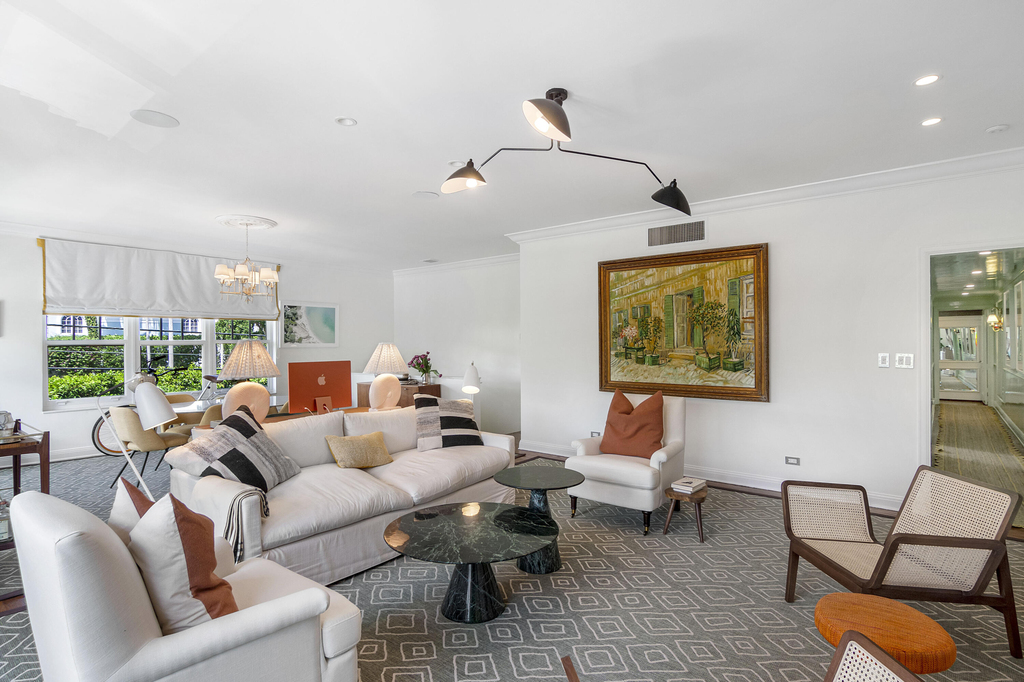 311 Cocoanut Row - Photo 0