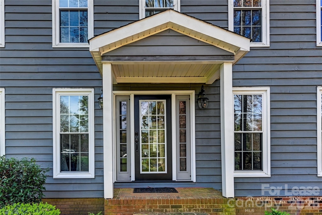 19314 Yachtman Drive - Photo 2