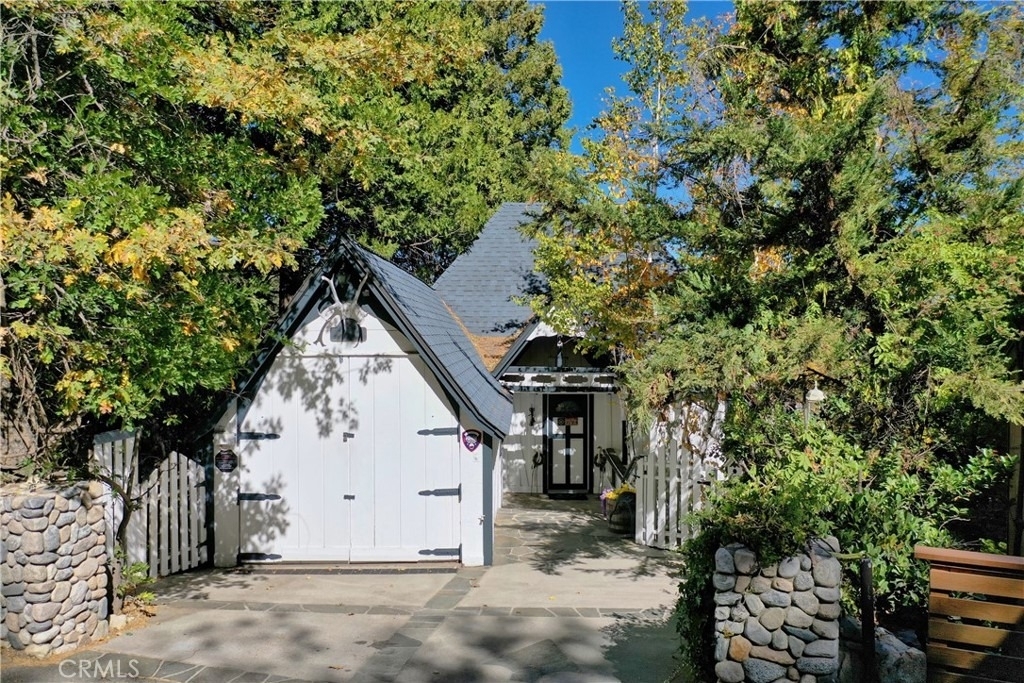 197 Rocky Point - Photo 0