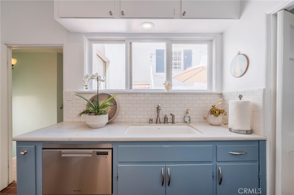 1818 The Strand - Photo 25