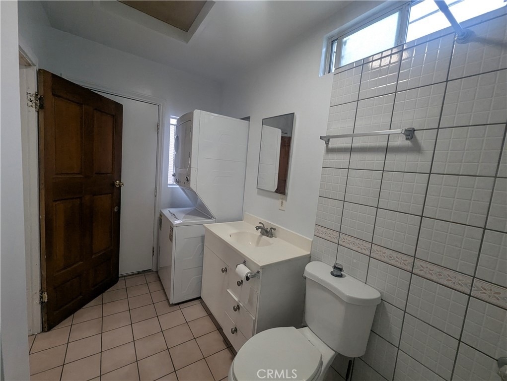 1447 W 37th Place - Photo 7