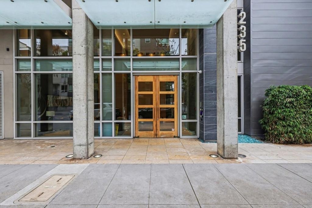 235 Berry Street - Photo 4