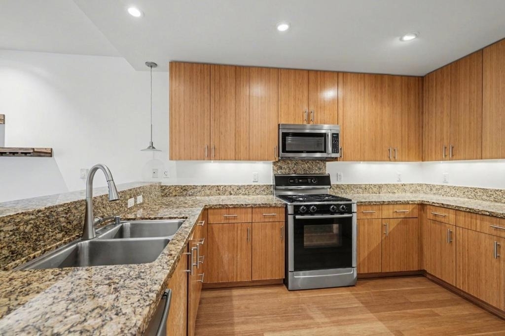 235 Berry Street - Photo 9