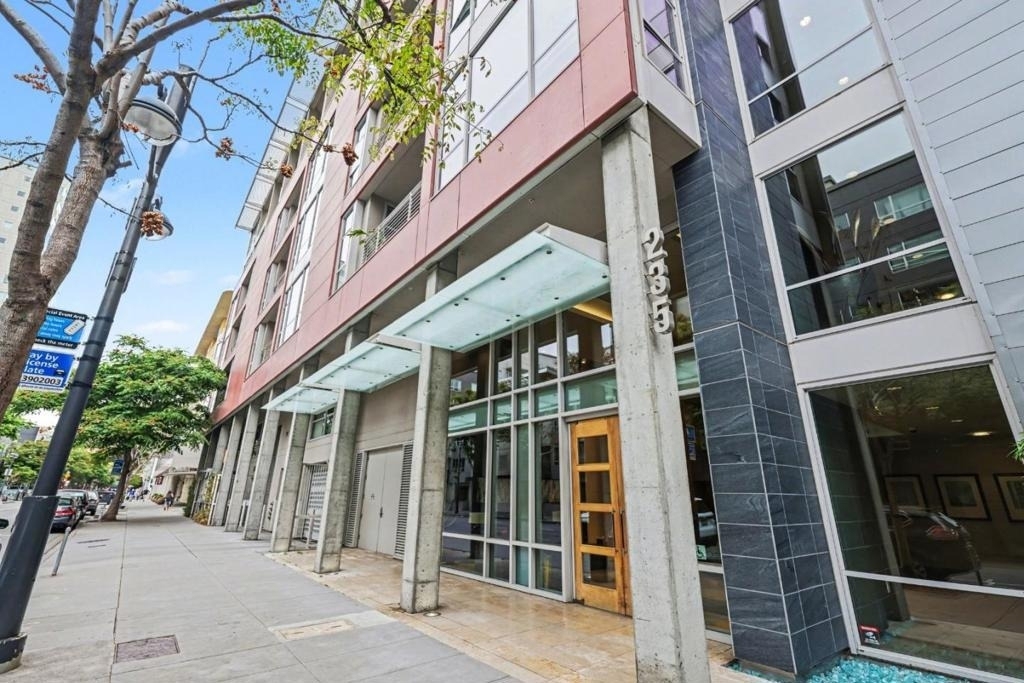 235 Berry Street - Photo 3