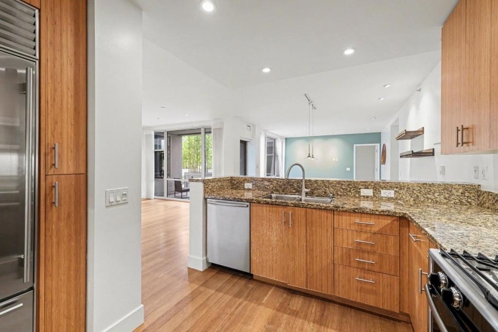 235 Berry Street - Photo 10