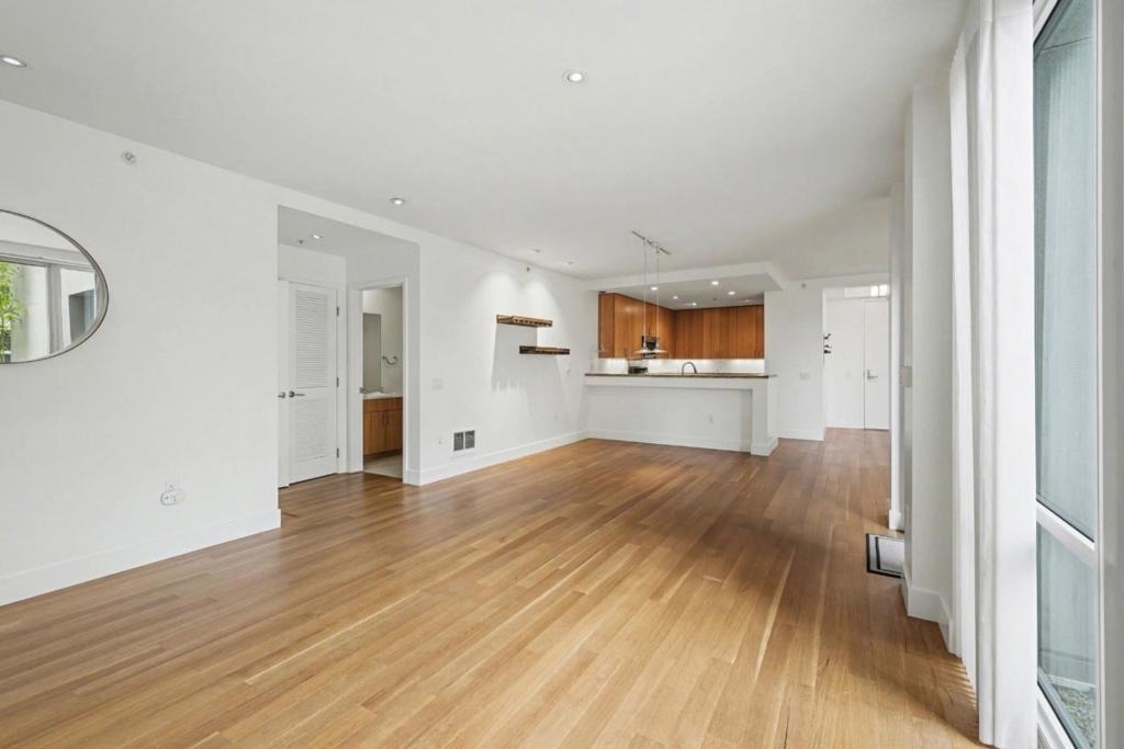 235 Berry Street - Photo 5