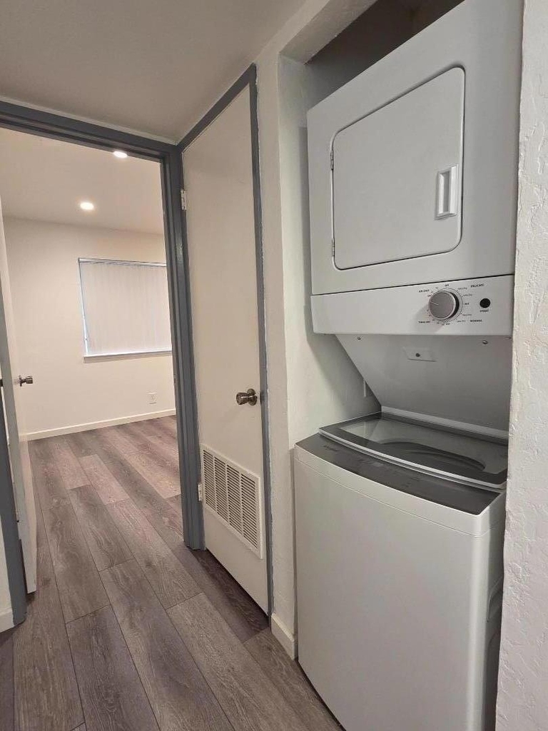 2201 Monroe Street - Photo 10