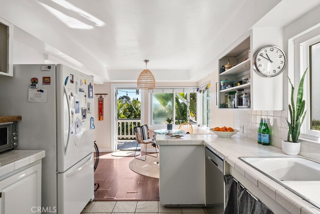 128 Crescent Bay Drive - Photo 9