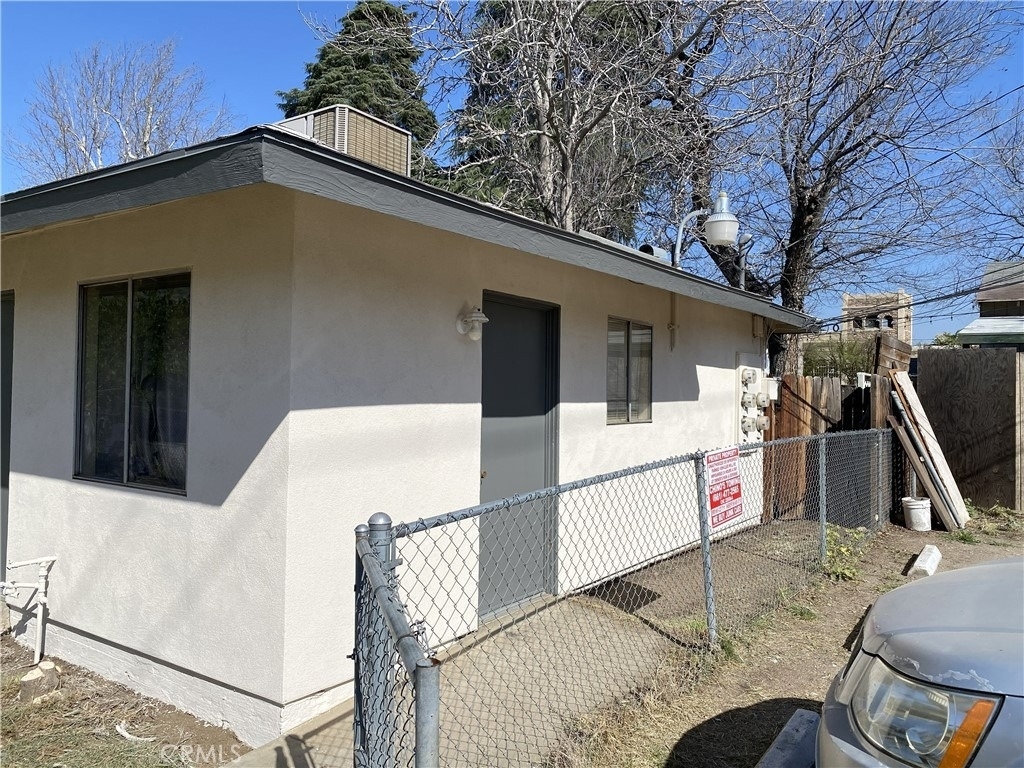 515 Niles Street - Photo 2