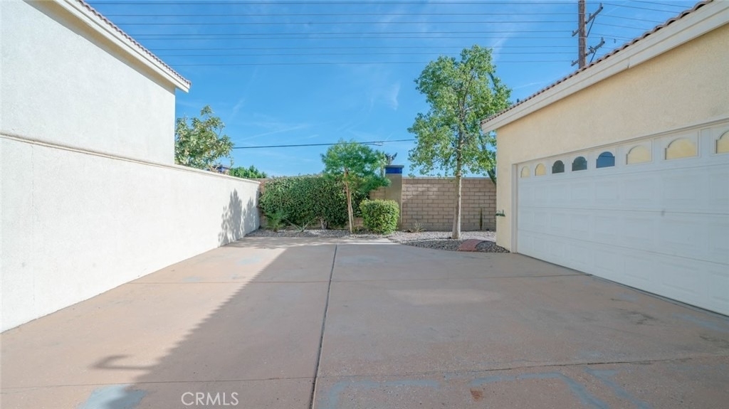 49142 Barrymore Street - Photo 2