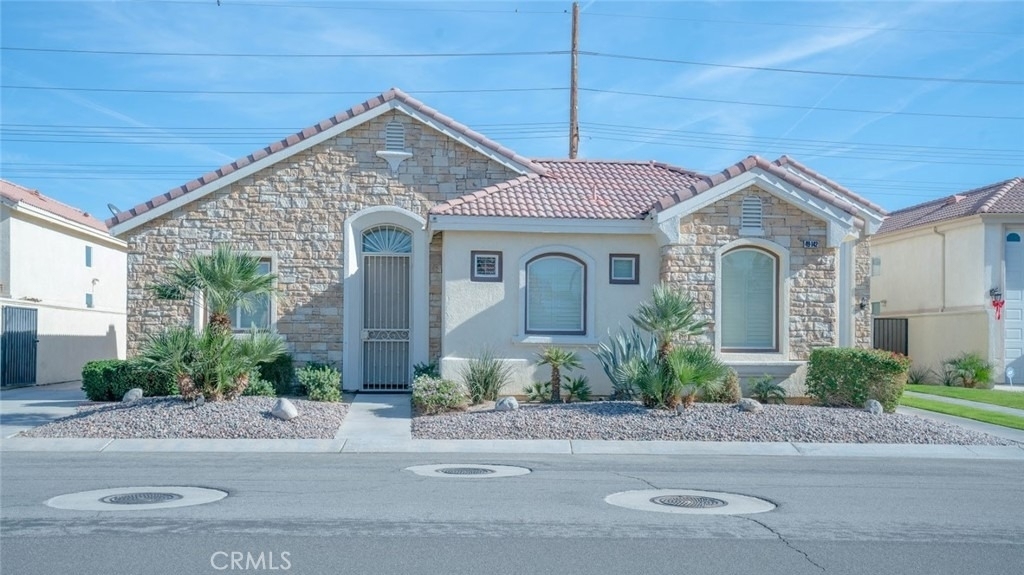 49142 Barrymore Street - Photo 0