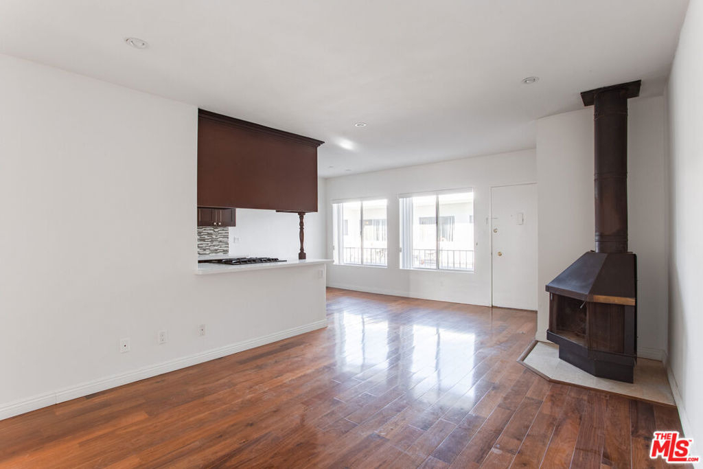 420 Raymond Avenue - Photo 2