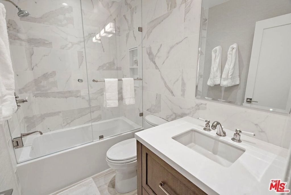 838 S Barrington Avenue - Photo 15