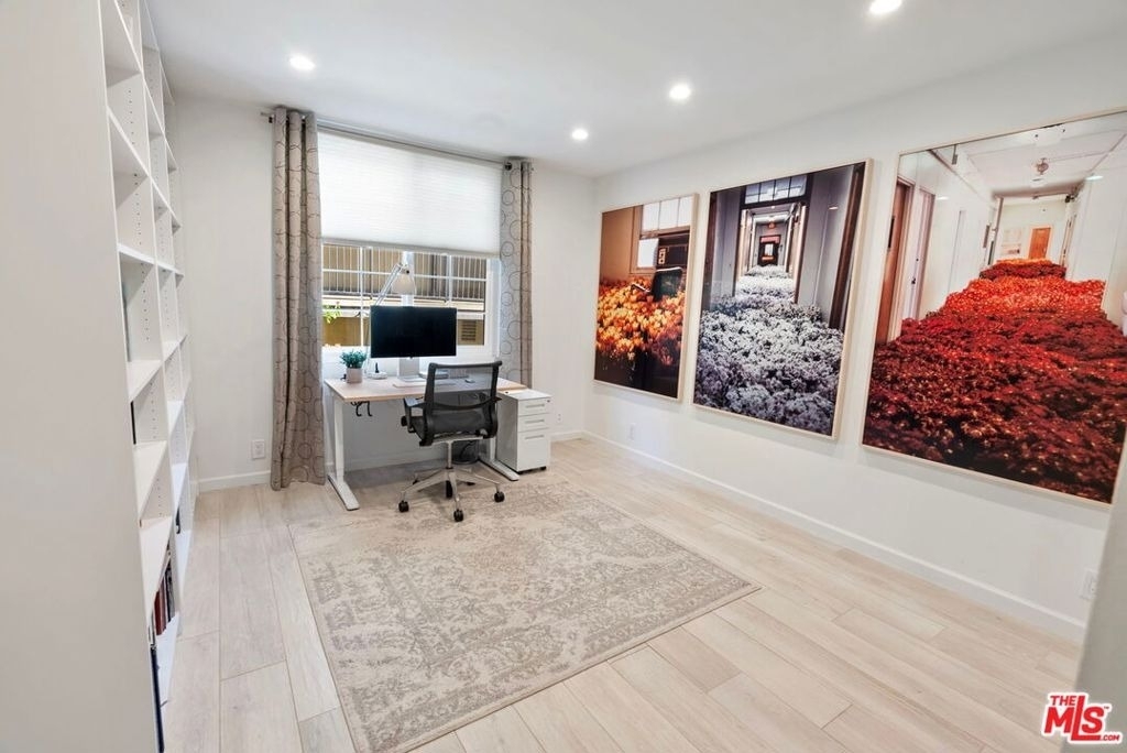 838 S Barrington Avenue - Photo 14