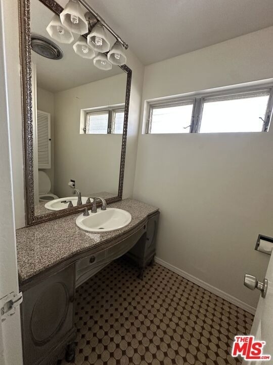9018 Keith Avenue - Photo 6