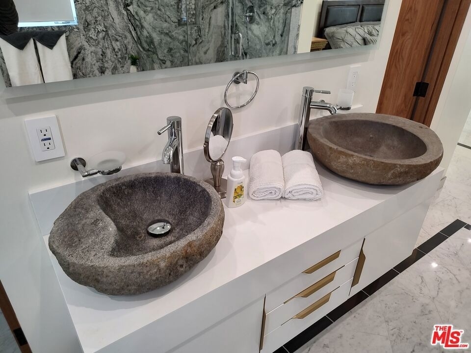 5900 N Winnetka Avenue - Photo 50