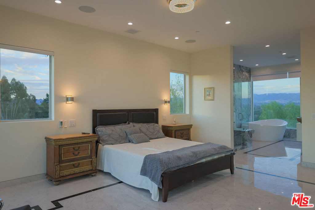 5900 N Winnetka Avenue - Photo 31