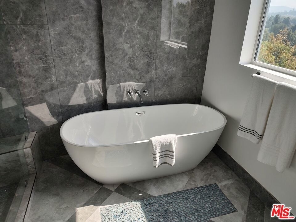 5900 N Winnetka Avenue - Photo 51