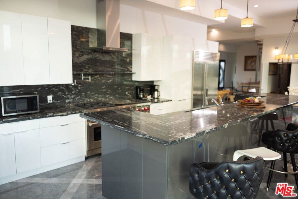5900 N Winnetka Avenue - Photo 13