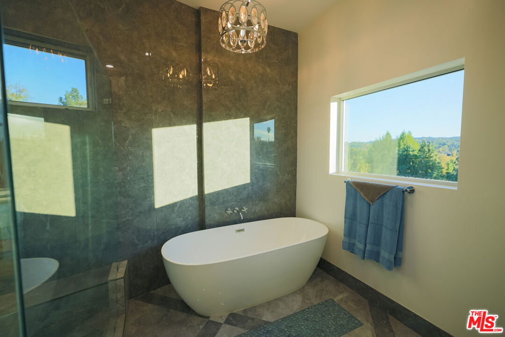 5900 N Winnetka Avenue - Photo 27