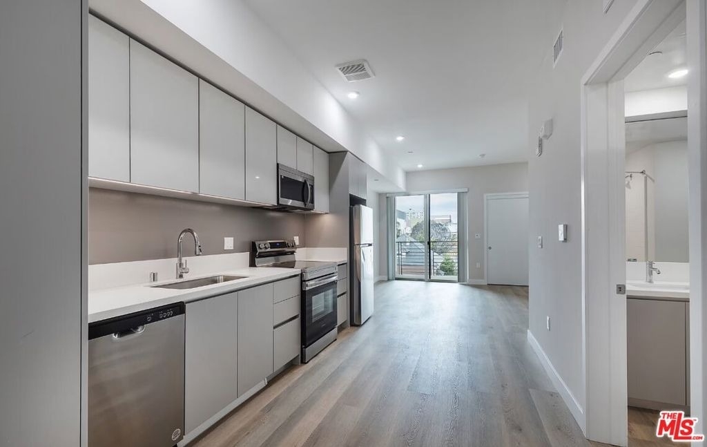 825 S Coronado Street - Photo 4