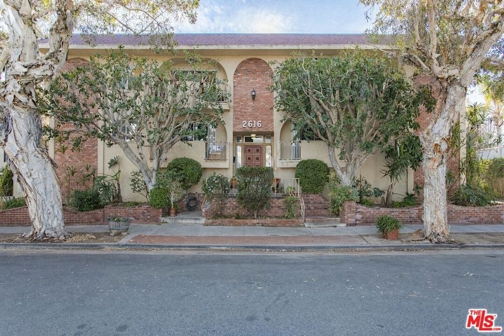 2616 5th Street - Photo 0