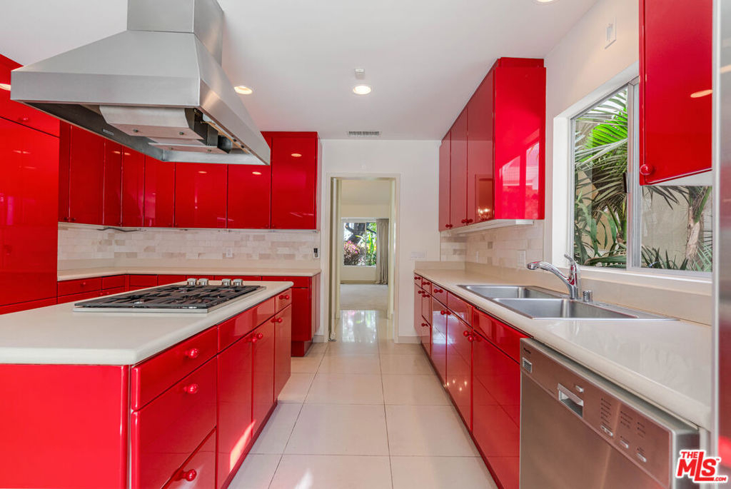 811 N Hillcrest Road - Photo 12