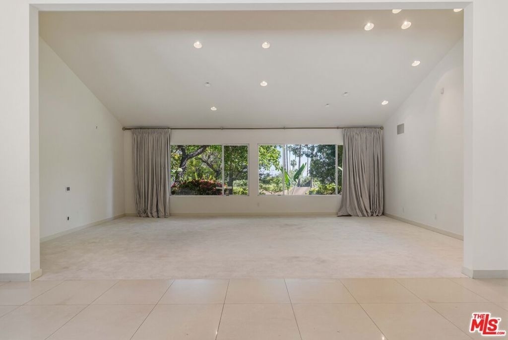 811 N Hillcrest Road - Photo 6
