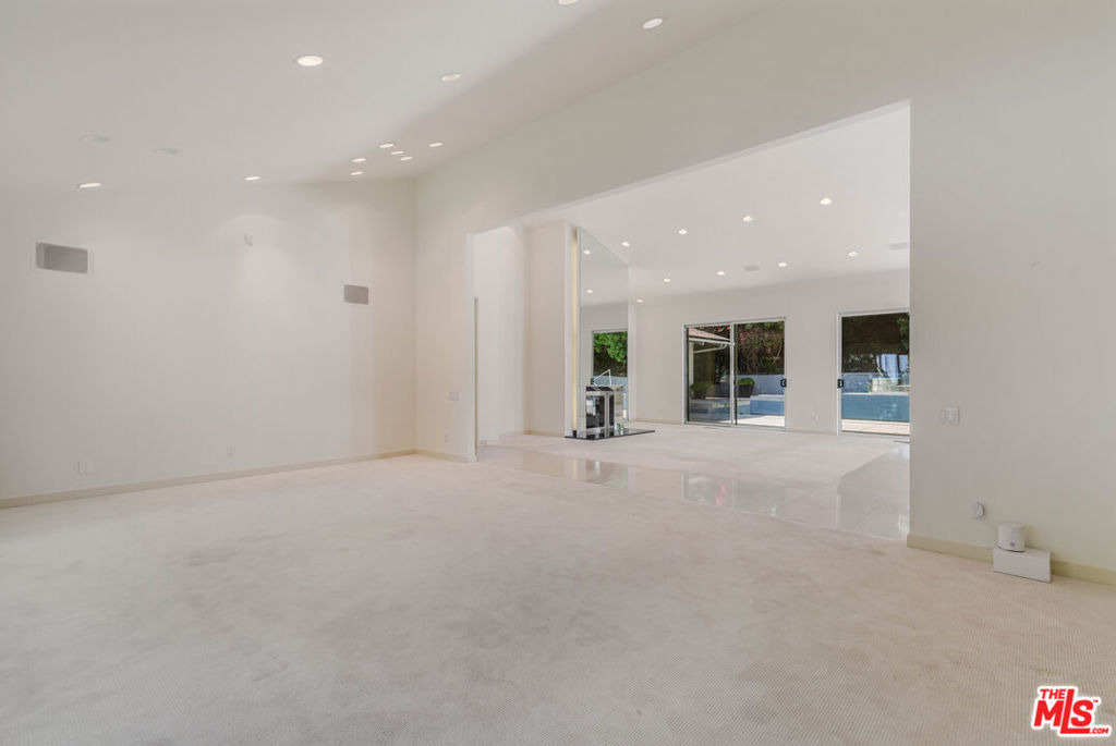 811 N Hillcrest Road - Photo 7