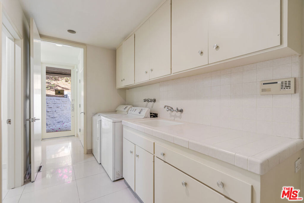 811 N Hillcrest Road - Photo 16